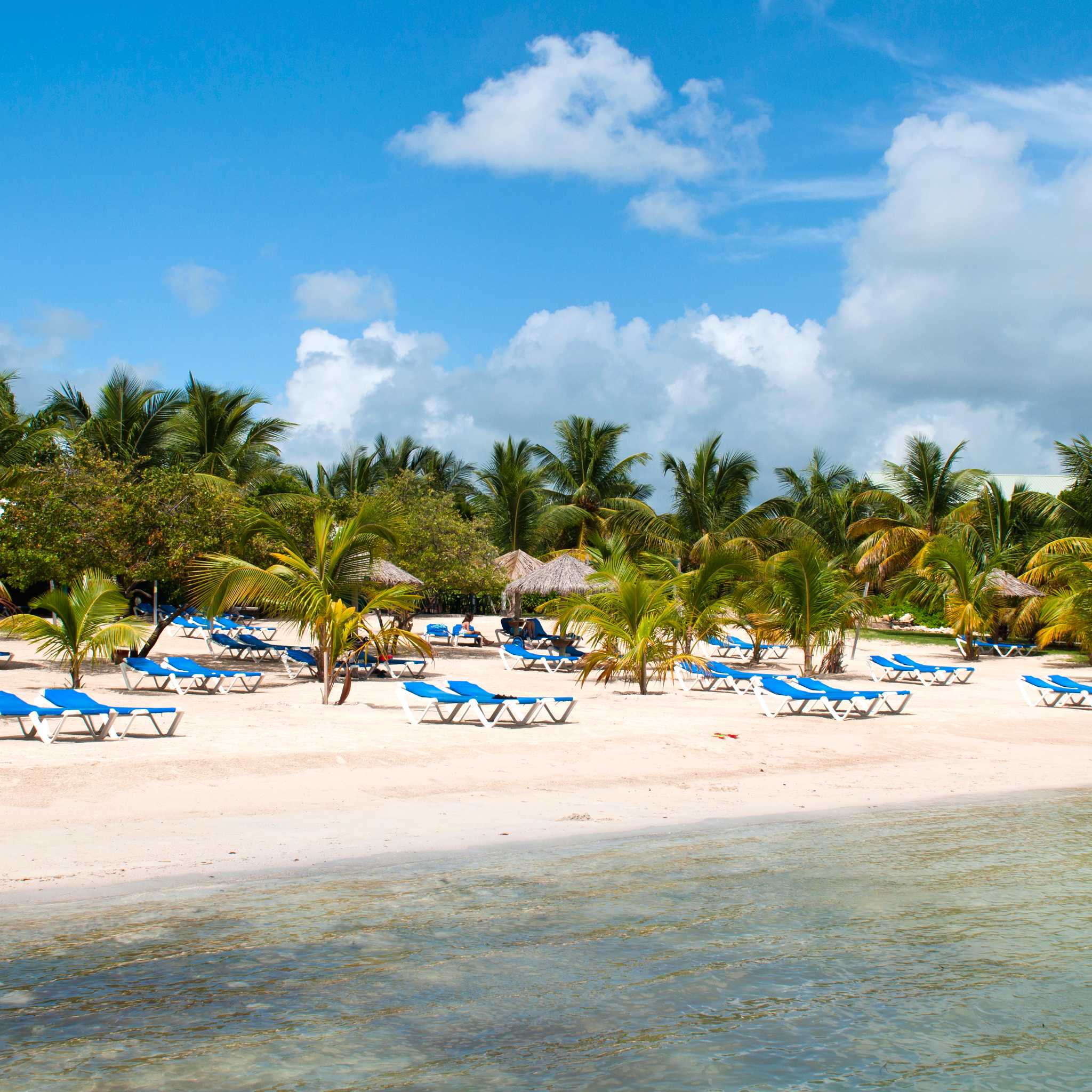 Private car transfers in Antigua and Barbuda from Long Bay Beach